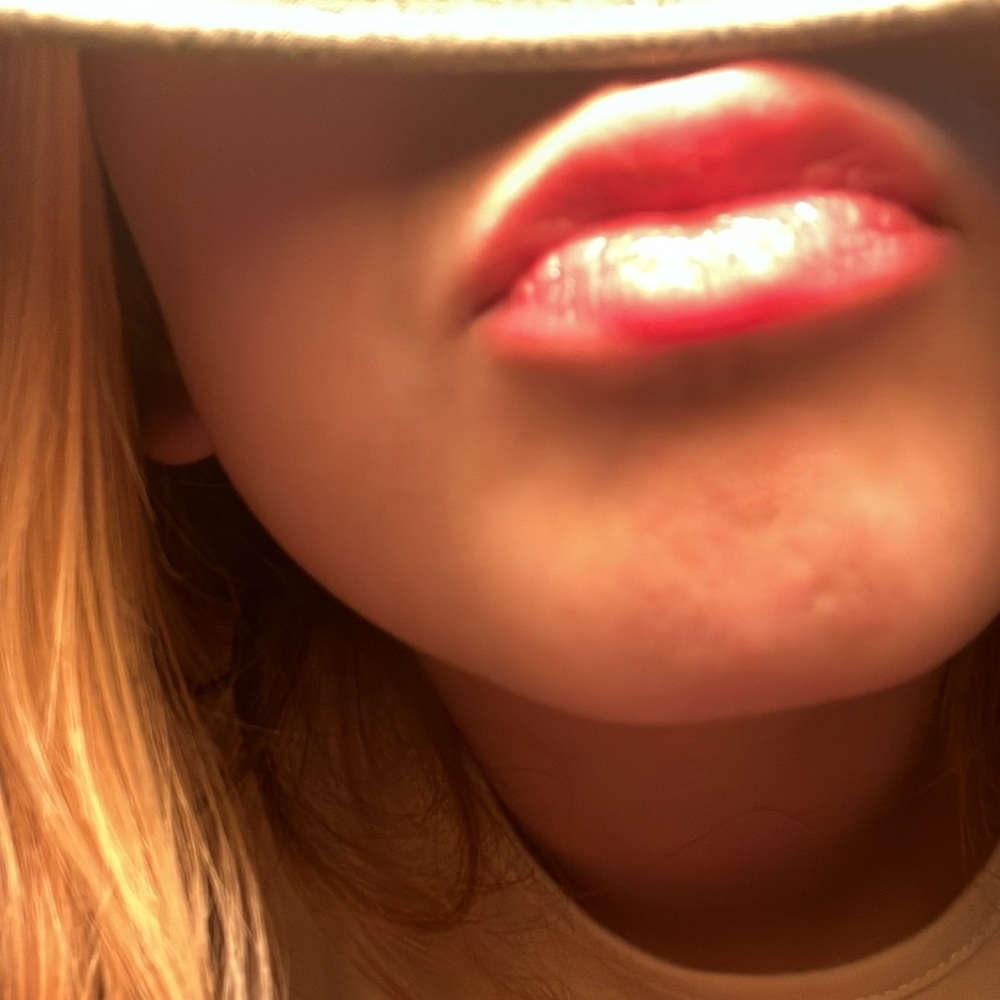 Lips - Picture 2 of 2